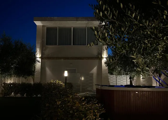 La Dependance Luxury 4*