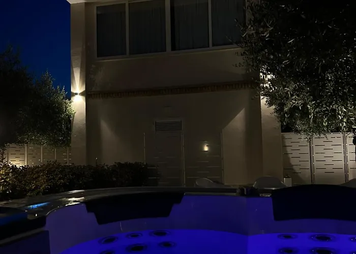 La Dependance Luxury Guest house 4*